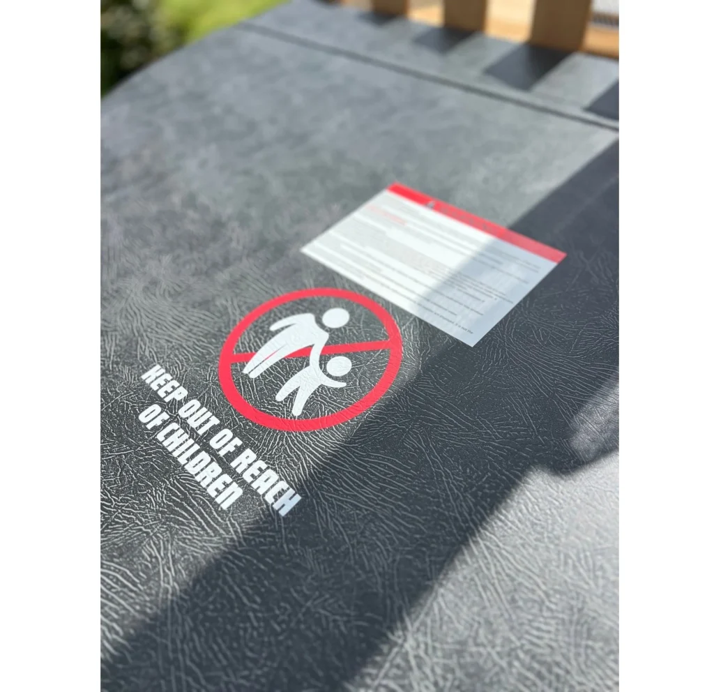Marine grade vinyl thermal cover with safety clips