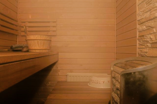 Outdoor/Indoor Spruce Square Barrel Sauna 4-10 Person