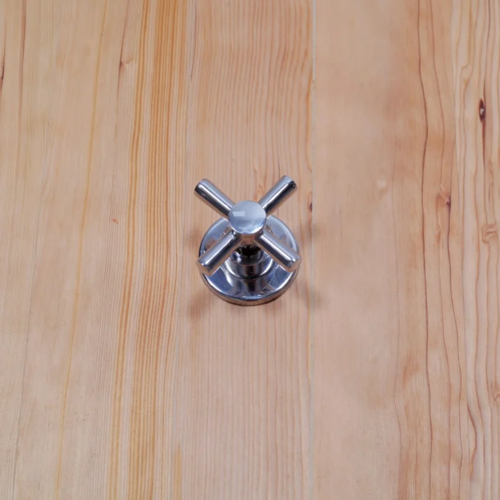 Hardwood Timber Outdoor Shower Column (Aspen Wood) - Image 4