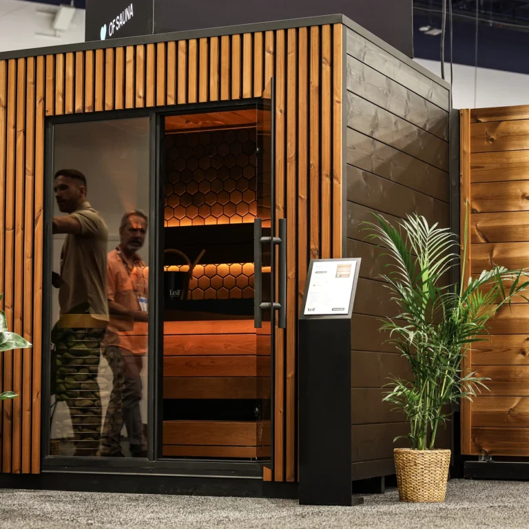 Leil Viva 210 outdoor sauna on display