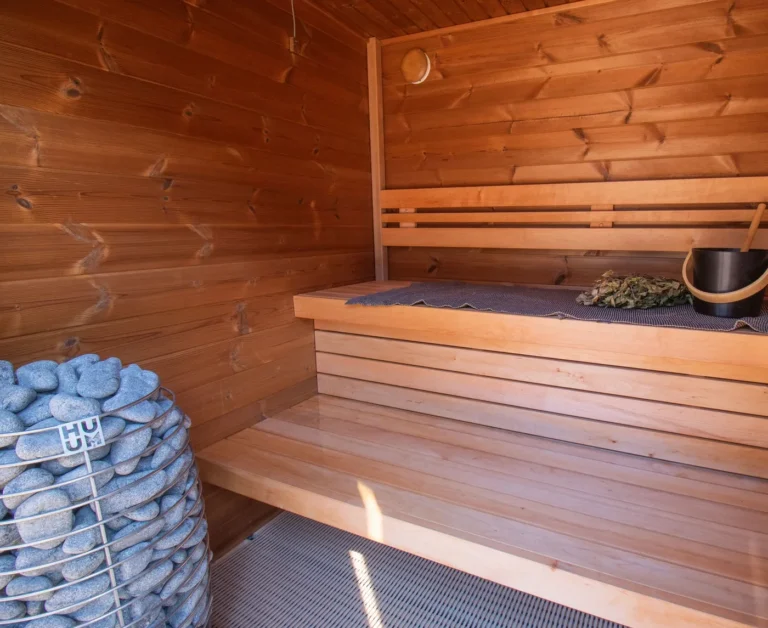 Leil Patio 3XS outdoor sauna - interior benches